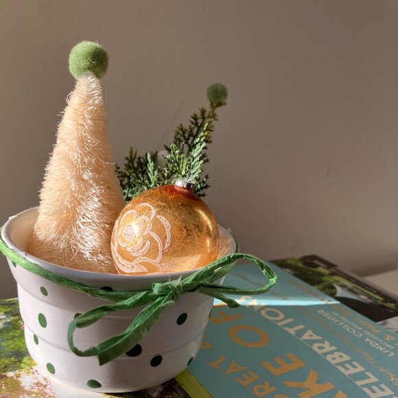 Vintage Christmas Decor - Set of 3 Polka Dot Pots with Trees and Ornament - Picture 2 of 11